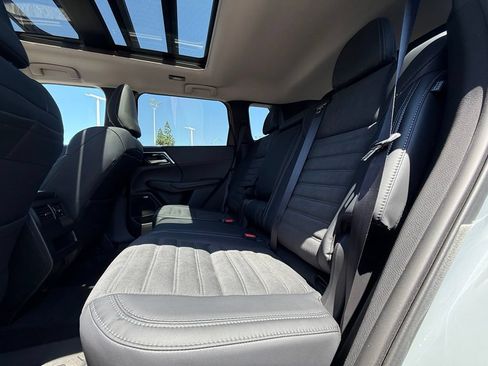 New 2026 Mitsubishi Outlander AWD image 39