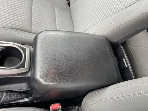 Used 2021 Toyota Tacoma SR5 image 40