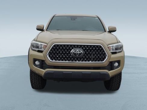 Used 2019 Toyota Tacoma TRD Off-Road image 2