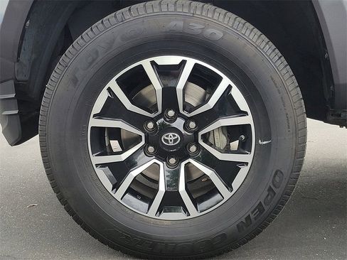 Used 2020 Toyota Tacoma TRD Sport image 29