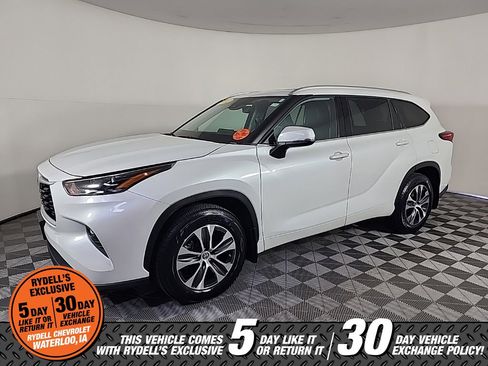 Used 2022 Toyota Highlander XLE image 5