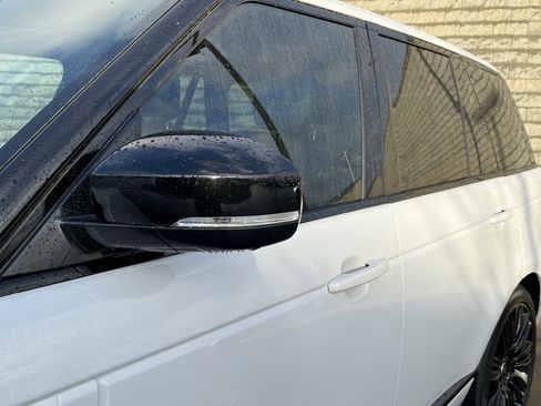 Used 2018 Land Rover Range Rover HSE image 13