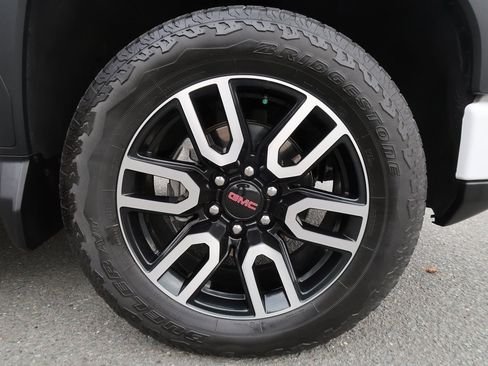 Certified 2022 GMC Sierra 1500 AT4 w/ AT4 Premium Package image 41