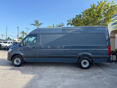 Used 2019 Mercedes-Benz Sprinter 170 image 2