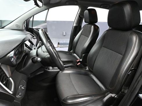 Used 2019 Chevrolet Trax LT w/ LT Convenience Package image 21