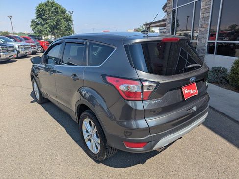 Used 2017 Ford Escape SE AWD/4WD image 3