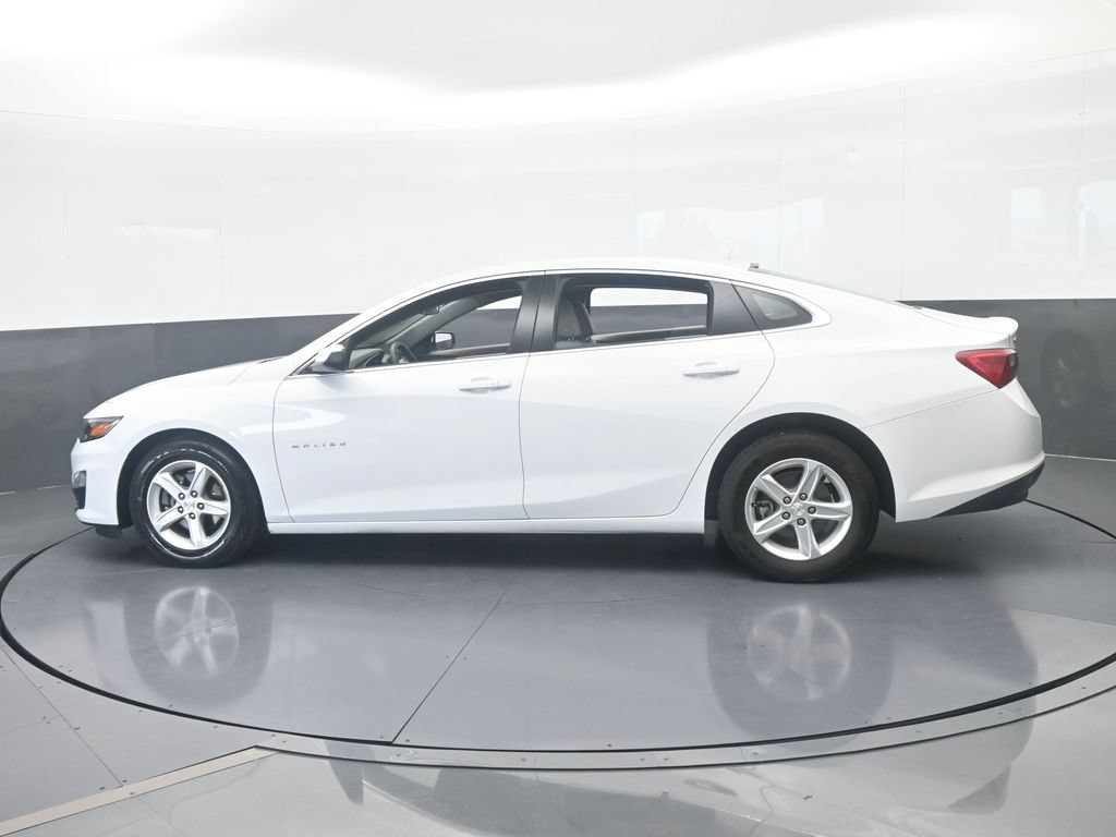 Used 2024 Chevrolet Malibu LT FWD image 3