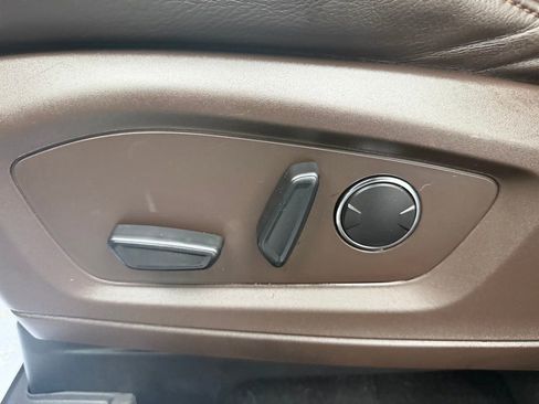 Used 2021 Ford Explorer King Ranch w/ Premium Technology Package image 22