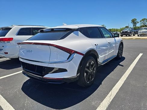 Certified 2025 Kia EV6 Wind RWD image 9
