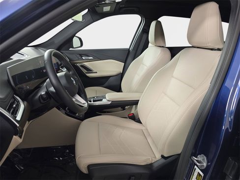 Used 2025 BMW X1 xDrive28i w/ Technology Package image 18