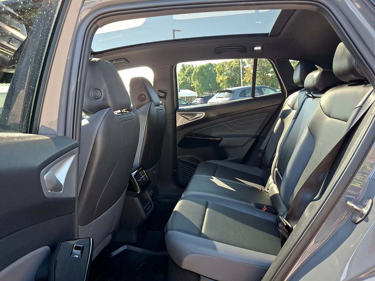 Used 2023 Volkswagen ID.4 Pro S RWD image 10