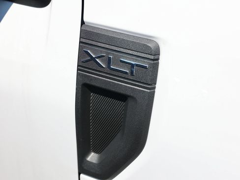 Used 2025 Ford Maverick XLT w/ XLT Luxury Package AWD/4WD image 7