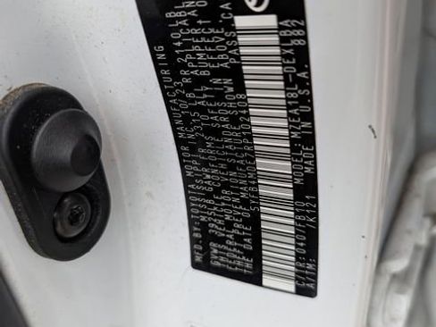 Used 2024 Toyota Corolla LE FWD image 34