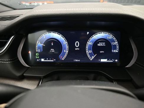 Used 2025 Jeep Grand Cherokee L Limited w/ Luxury Tech Group II image 11