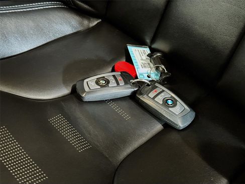 Used 2019 BMW M4 Coupe w/ Competition Package RWD image 23
