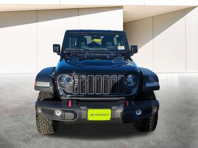 New 2025 Jeep Wrangler Unlimited Rubicon w/ Technology Group
