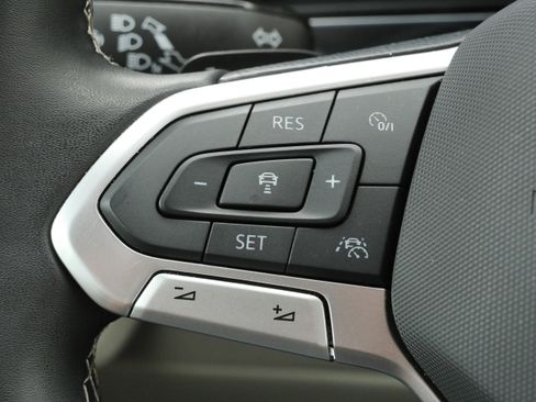 Certified 2025 Volkswagen Atlas SE AWD/4WD image 32