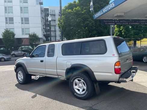 Used 2002 Toyota Tacoma PreRunner w/ SR5 Pkg w/ Chrome Pkg RWD image 10