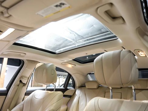 Used 2015 Mercedes-Benz S 550 Sedan image 5