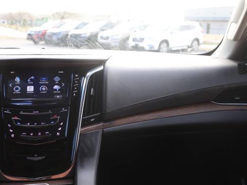 Used 2016 Cadillac Escalade ESV Premium image 27