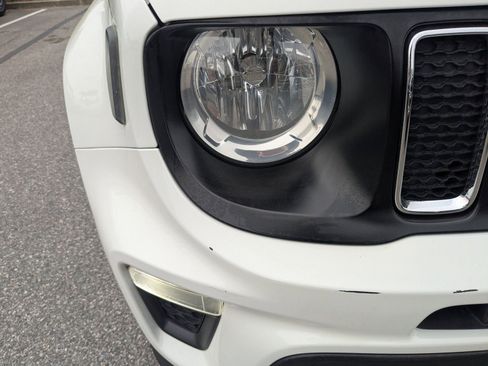 Used 2019 Jeep Renegade Latitude w/ Cold Weather Group image 9