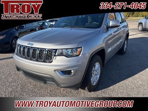 Used 2018 Jeep Grand Cherokee Laredo image 13