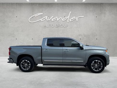 Used 2025 Chevrolet Silverado 1500 High Country w/ Technology Package AWD/4WD image 17