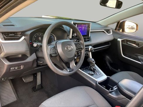 Used 2024 Toyota RAV4 XLE AWD/4WD image 17