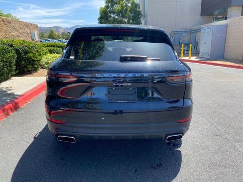 Used 2022 Porsche Cayenne AWD/4WD image 9