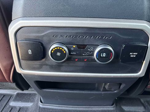 Used 2022 Ford Expedition Limited AWD/4WD image 23