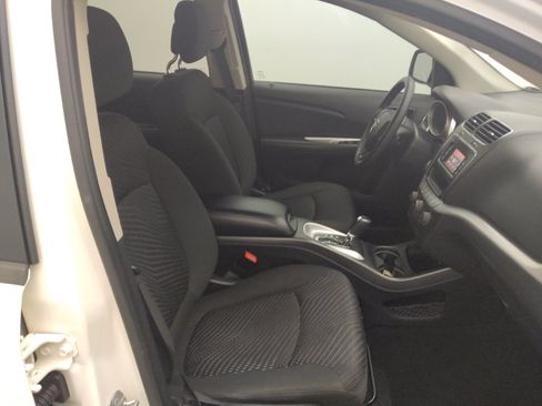 Used 2018 Dodge Journey SE FWD image 21