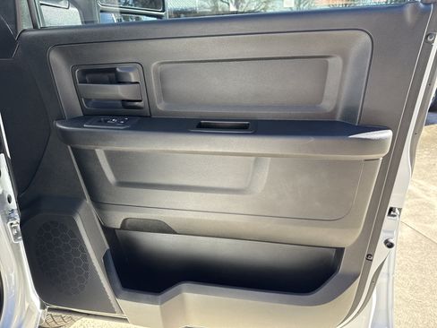 Used 2025 RAM 3500 Tradesman w/ Chrome Appearance Group image 17