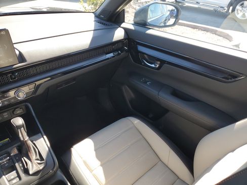 Certified 2025 Honda CR-V Sport Touring image 18