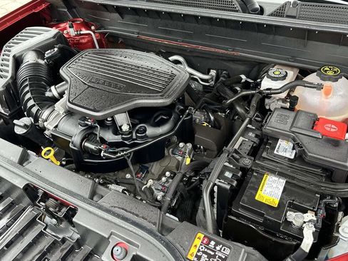 Used 2023 GMC Acadia SLT w/ Preferred Package image 10