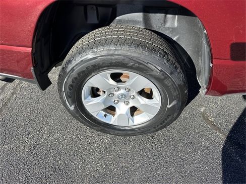 Used 2021 RAM 1500 Big Horn image 13