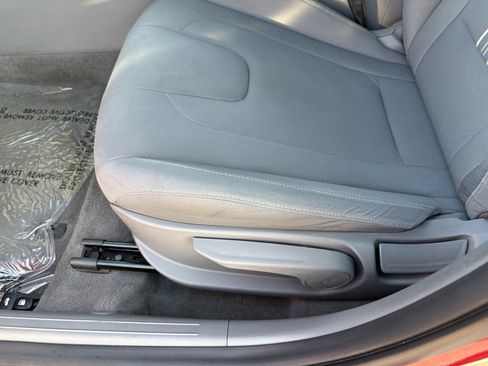 Used 2025 Hyundai Elantra SEL FWD image 20
