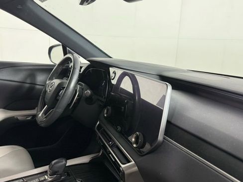 Used 2023 Lexus RX 350 Premium image 32