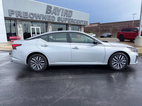 Used 2025 Nissan Altima 2.5 SV FWD image 1