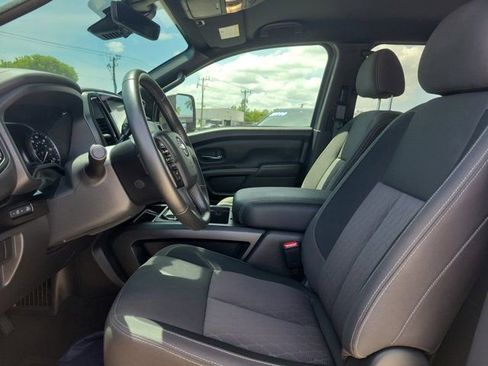 Used 2024 Nissan Titan SV w/ SV Convenience Package RWD image 29