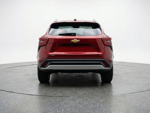 Used 2025 Chevrolet Trax LT FWD image 7
