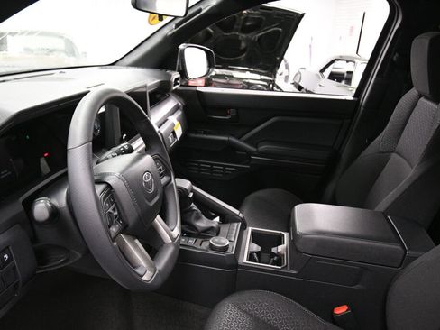 Used 2025 Toyota 4Runner SR5 image 18