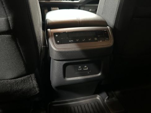 Used 2025 Nissan Pathfinder SV AWD/4WD image 18