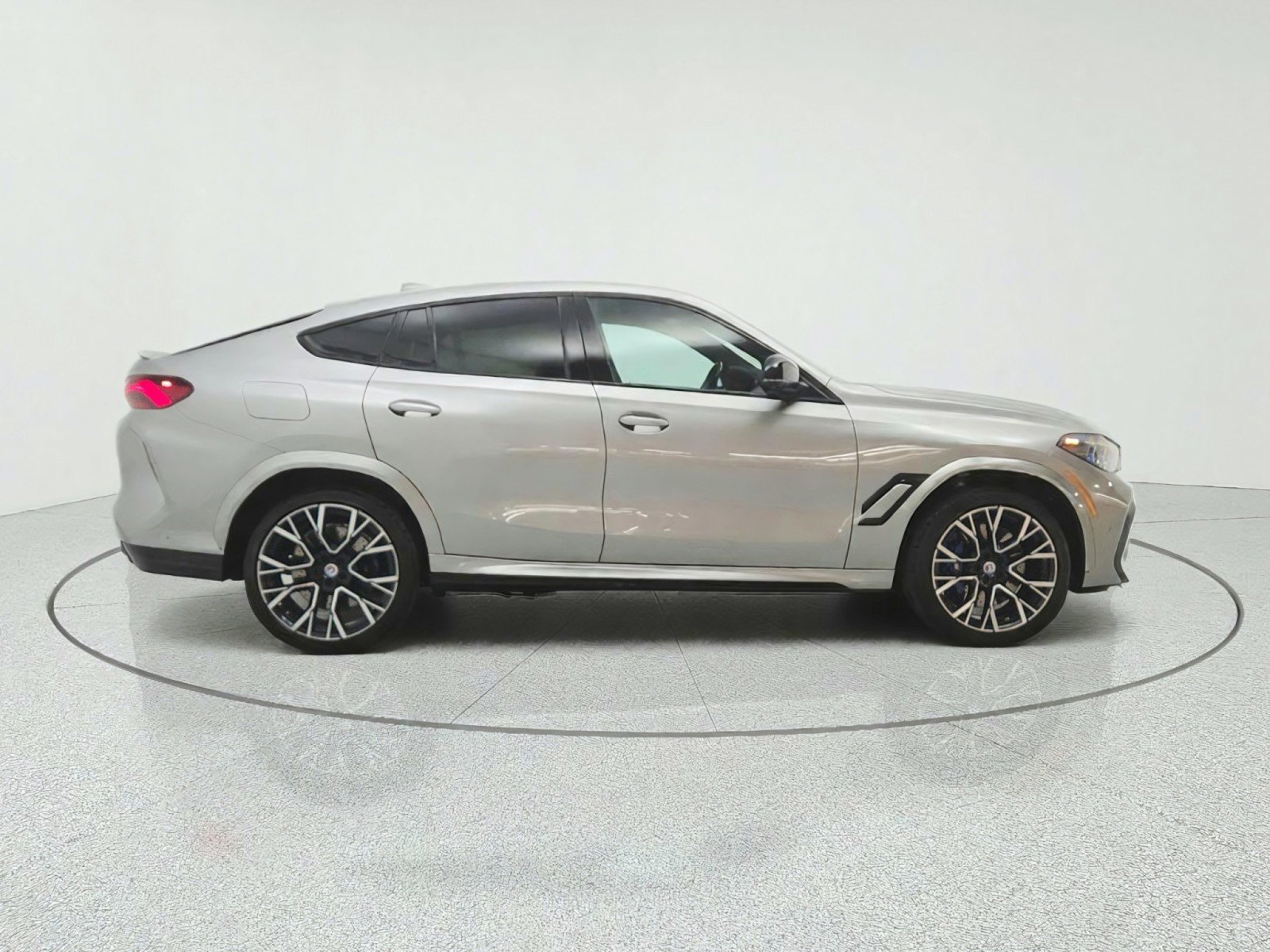 Used 2023 BMW X6 M w/ Competition Package AWD/4WD image 4