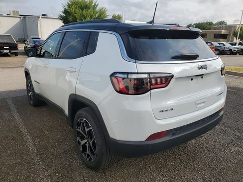 Used 2025 Jeep Compass Limited AWD/4WD image 12