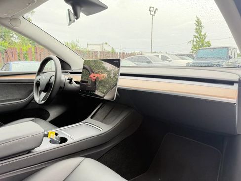 Used 2023 Tesla Model Y Long Range AWD/4WD image 29