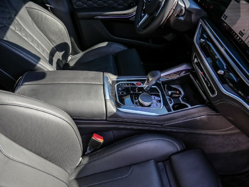 Used 2026 BMW X5 M Competition w/ Executive Package AWD/4WD image 19