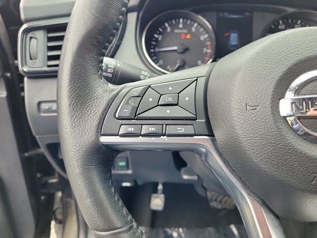 Used 2017 Nissan Rogue SV FWD image 22
