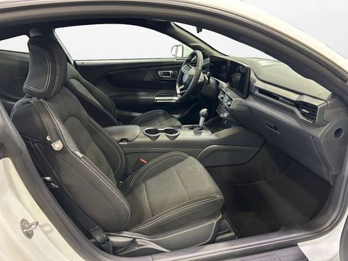 Used 2025 Ford Mustang Coupe RWD image 15