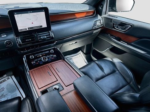 Used 2020 Lincoln Navigator L Reserve AWD/4WD image 30