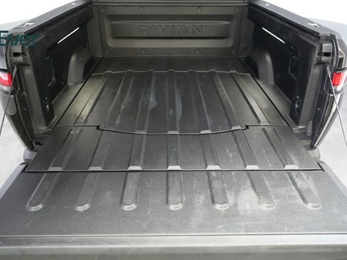 Used 2022 Rivian R1T Launch Edition image 8